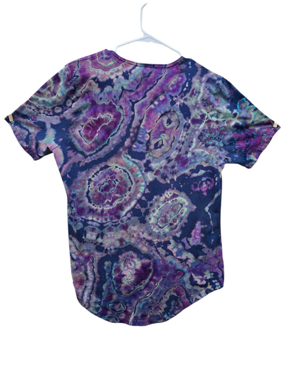 Curved hem reverse geode